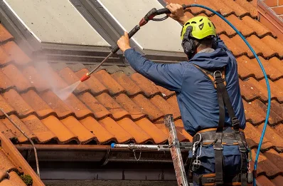 Démoussage et hydrofuge de toiture à la Poterie-Cap-d'Antifer